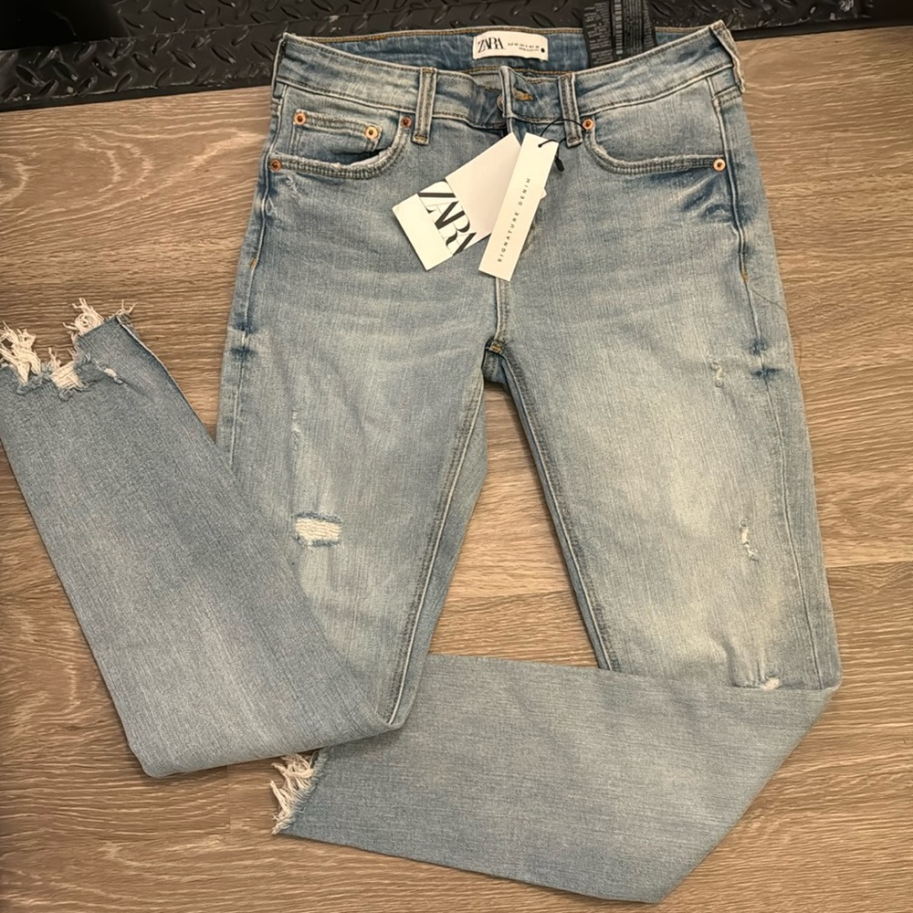 Zara Signature Denim Straight Leg Jean light blue